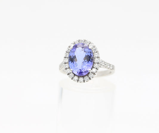 Anello con tanzanite e diamanti