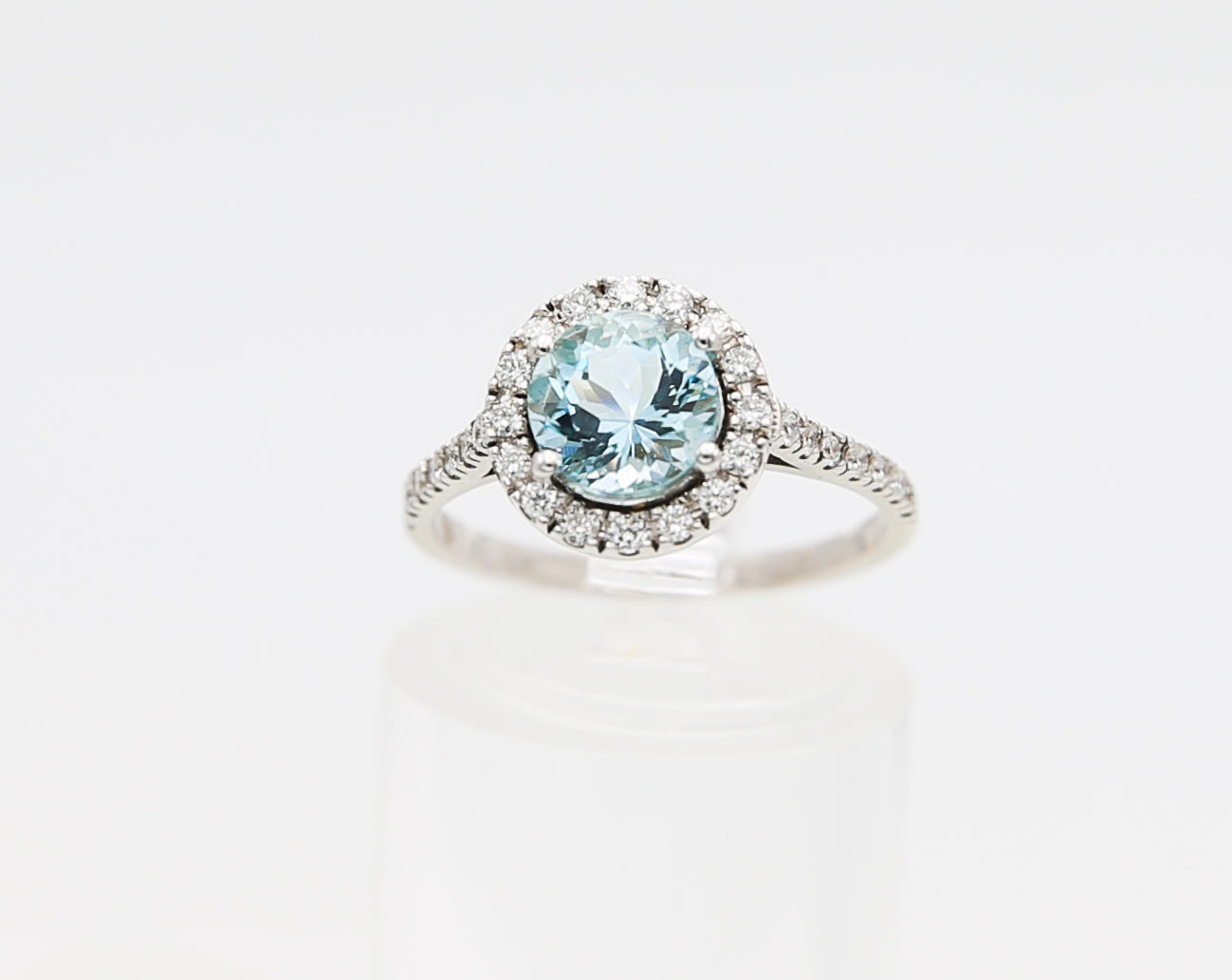 Gold ring with aquamarine and diamonds