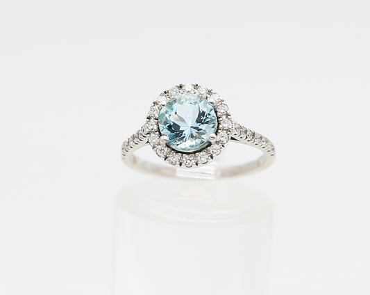 Anello in oro con acquamarina e diamanti