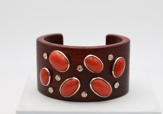 Bracciale legno con corallo e diamanti