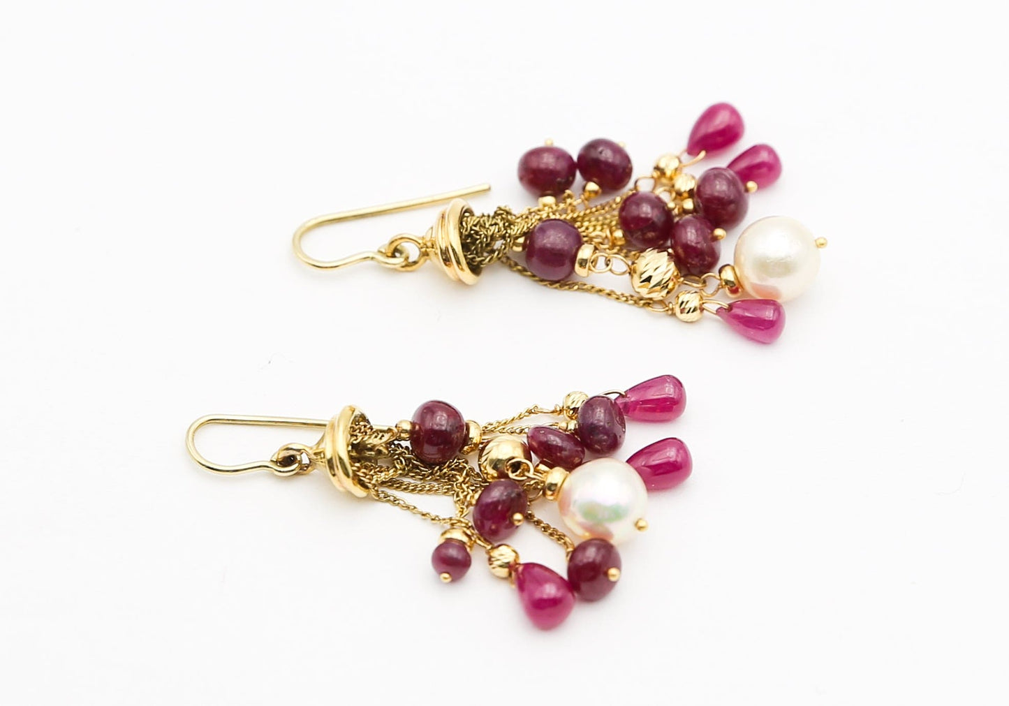 Orecchini in oro con rubini e perle