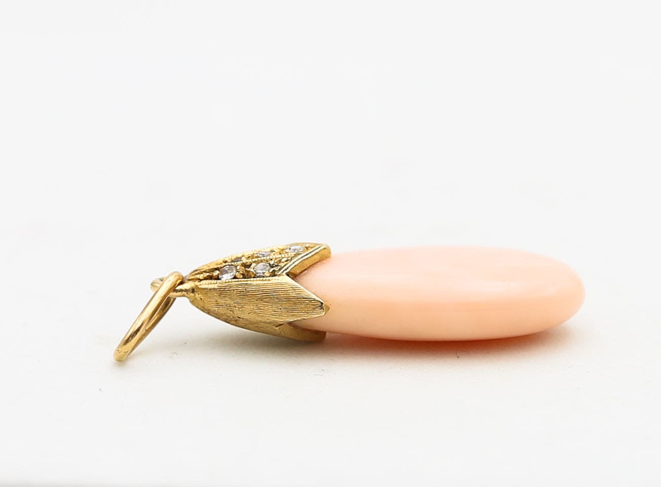 Ciondolo oro e corallo