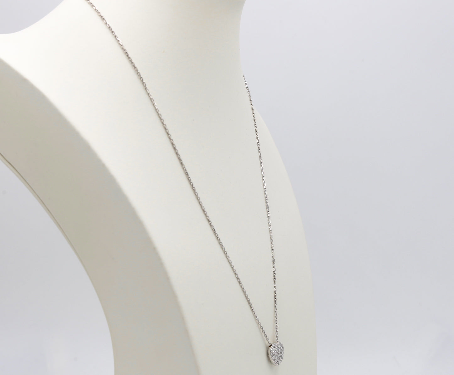 Catena oro pendente con diamanti
