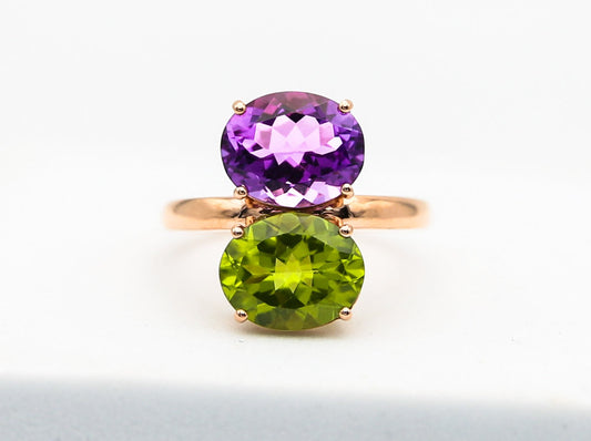 Anello in oro con pietre