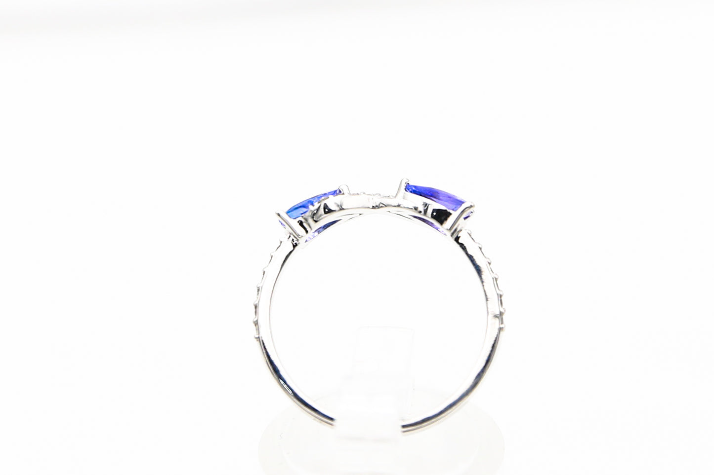 Anello in oro con tanzanite e diamanti