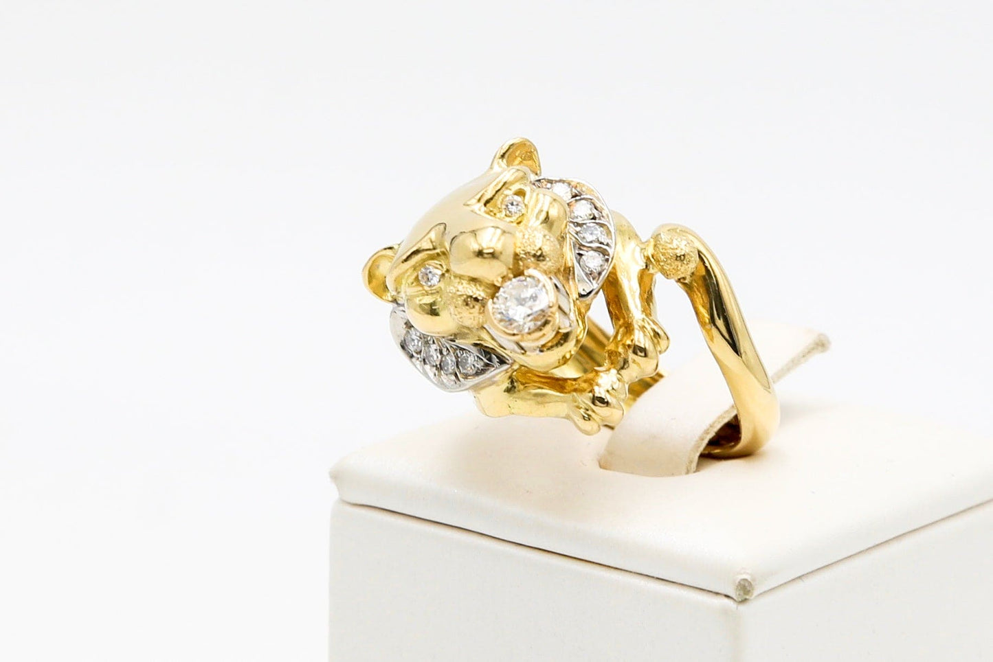 Anello oro e brillanti