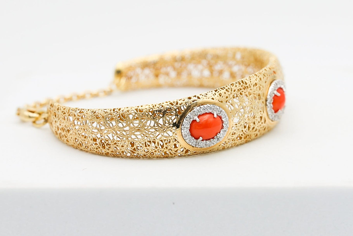 Bracciale oro coralli e brillanti