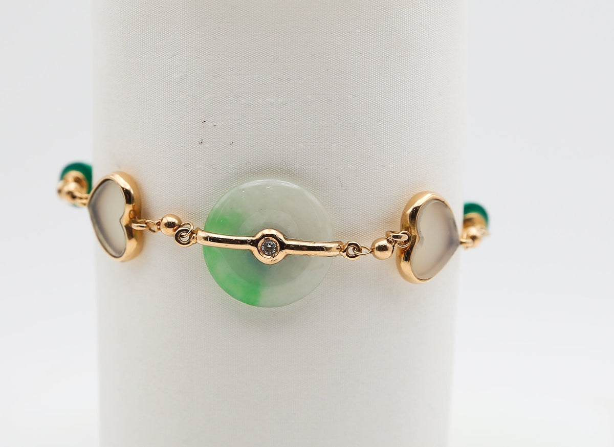 Gold bracelet with agate and diamond