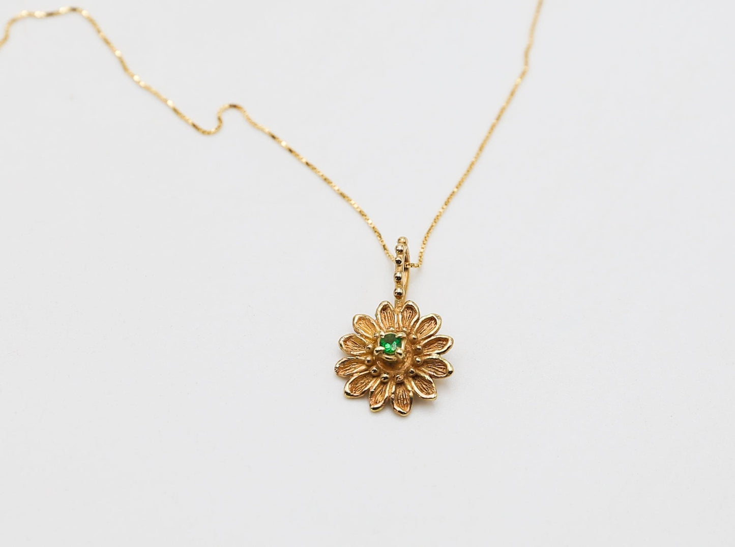 Chain with pendant