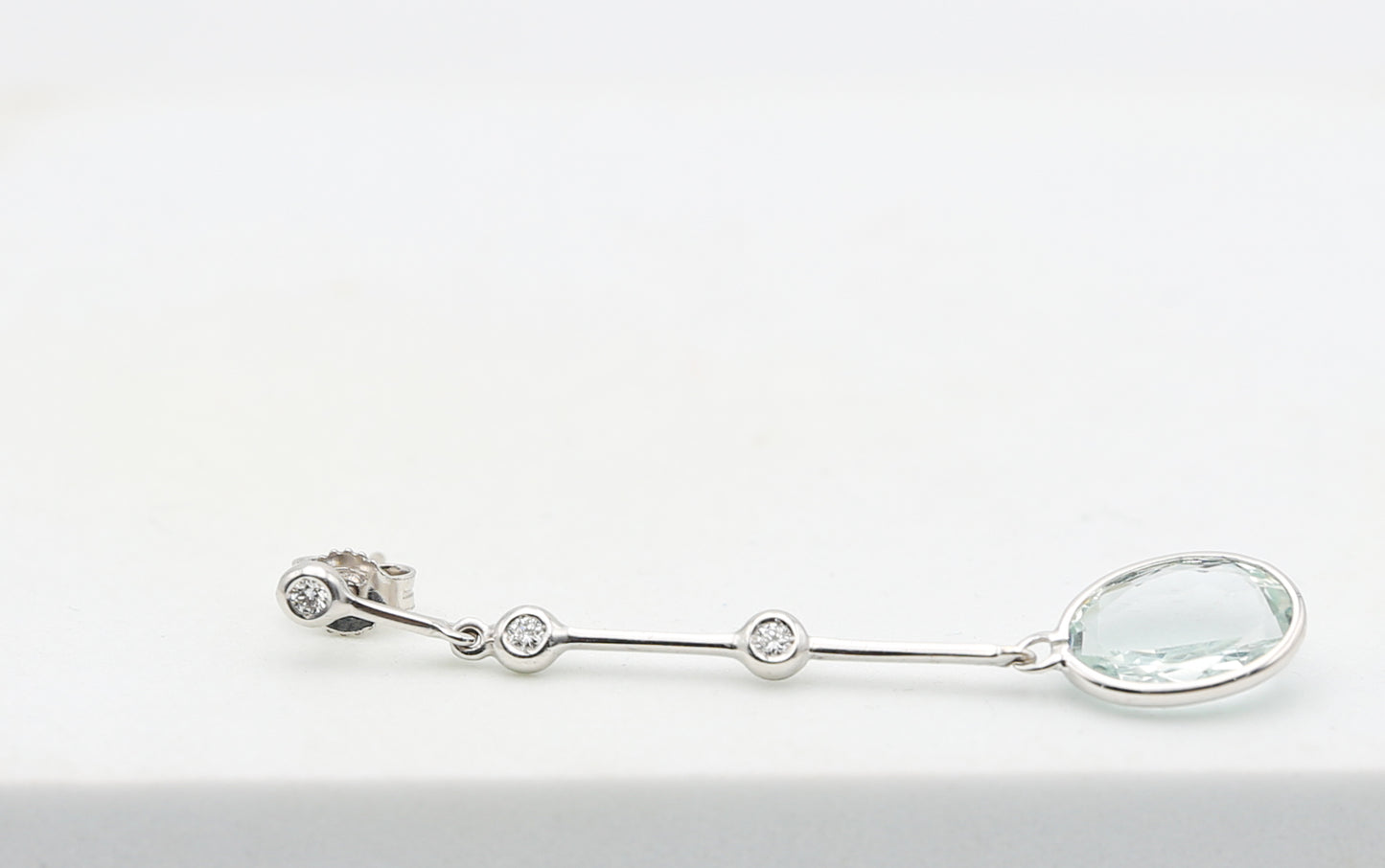Gold earrings aquamarine and diamonds