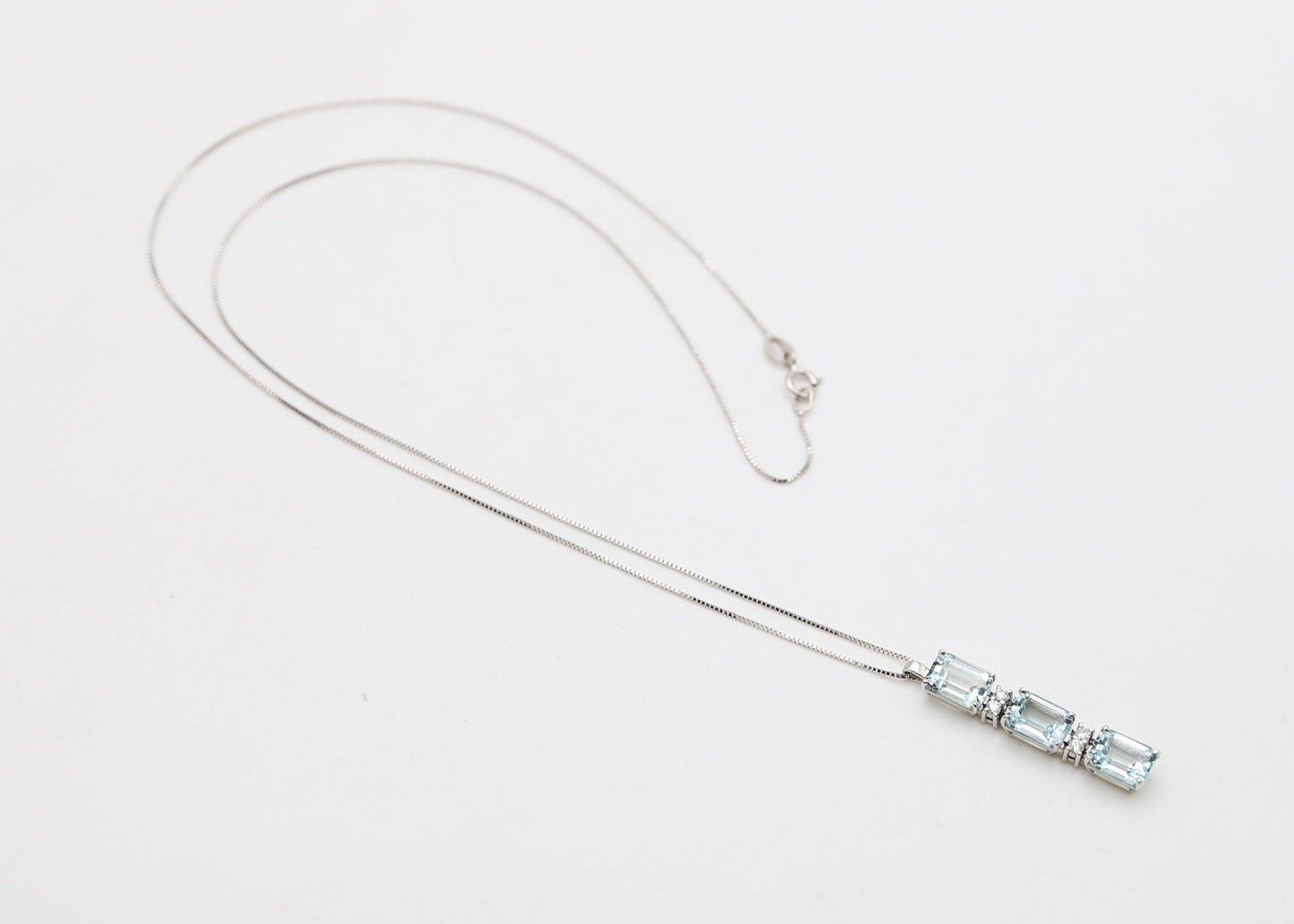 Aquamarine and diamond pendant