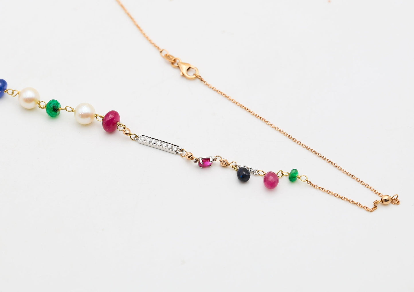 Collana in oro e pietre