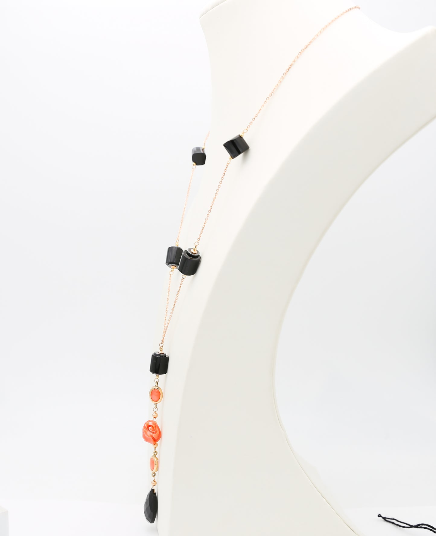 Collana in oro con corallo e onice