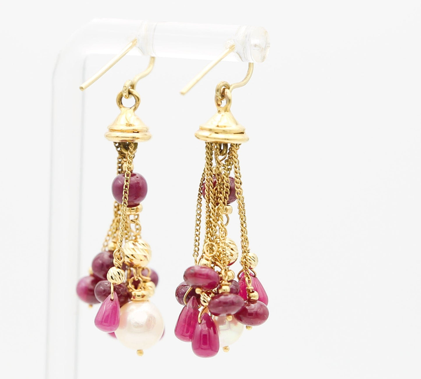 Orecchini in oro con rubini e perle