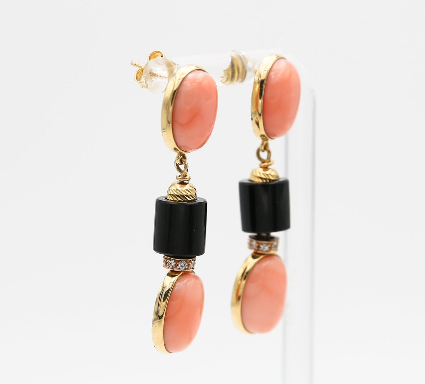 Orecchini in oro con corallo e onice