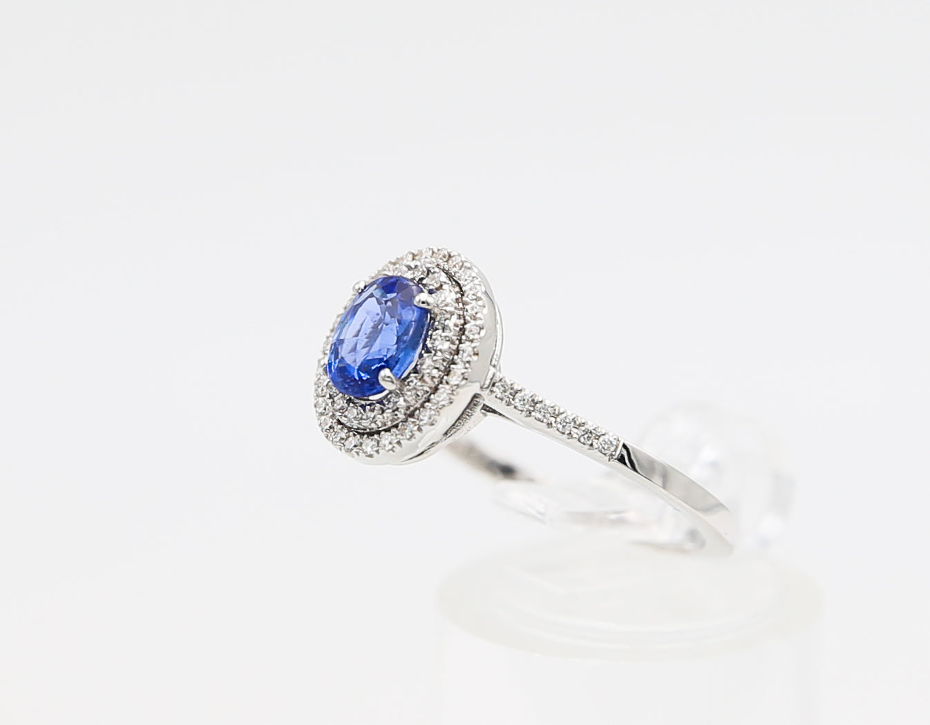 Anello in oro zaffiro e diamanti