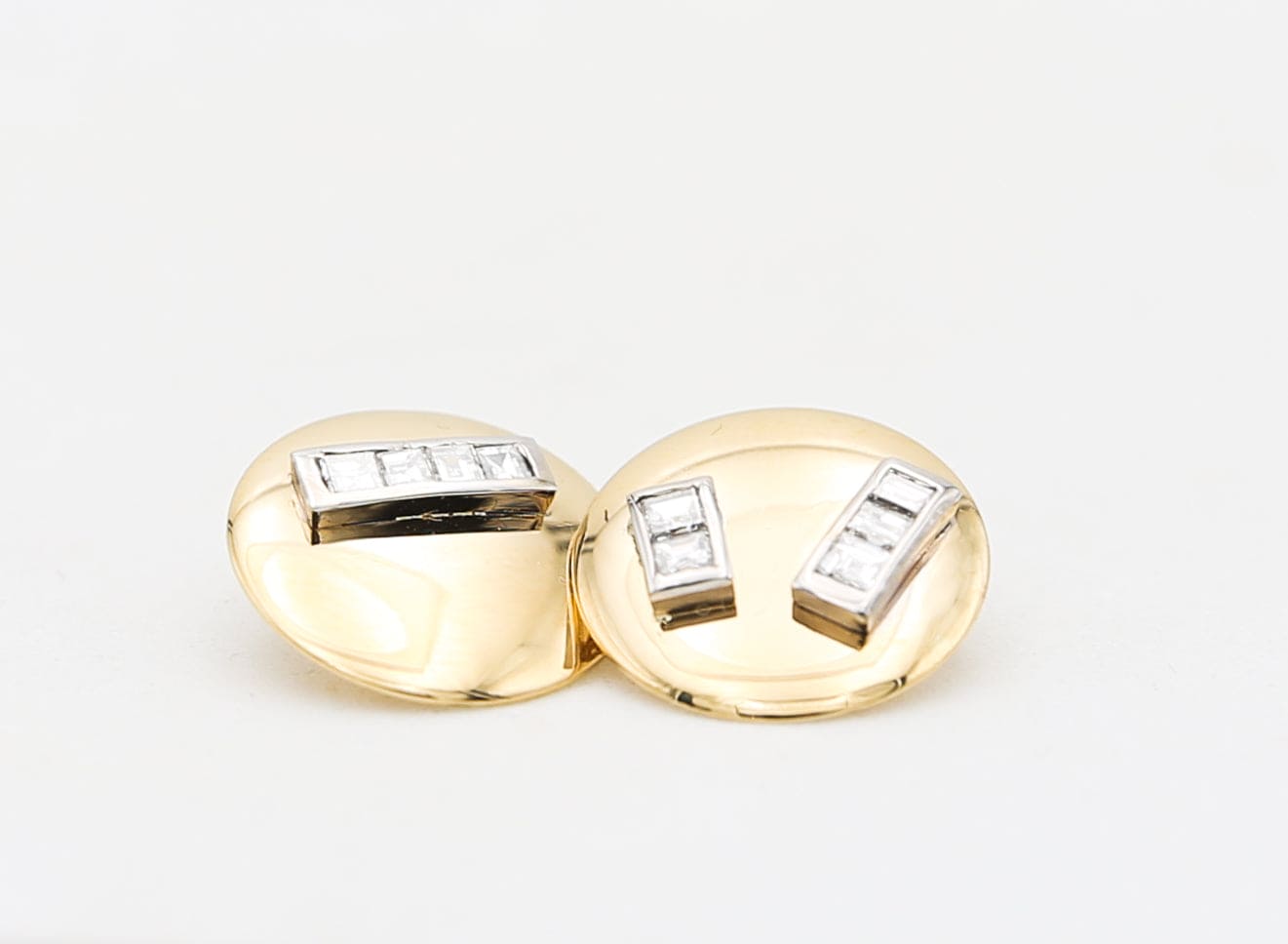 Gold cufflinks with diamonds