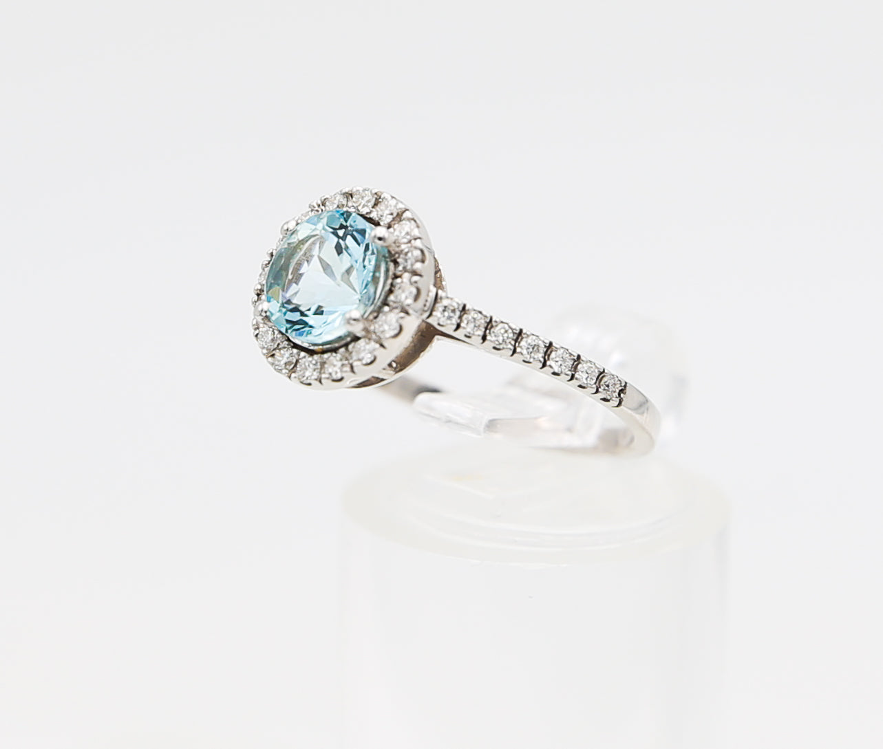 Gold ring with aquamarine and diamonds
