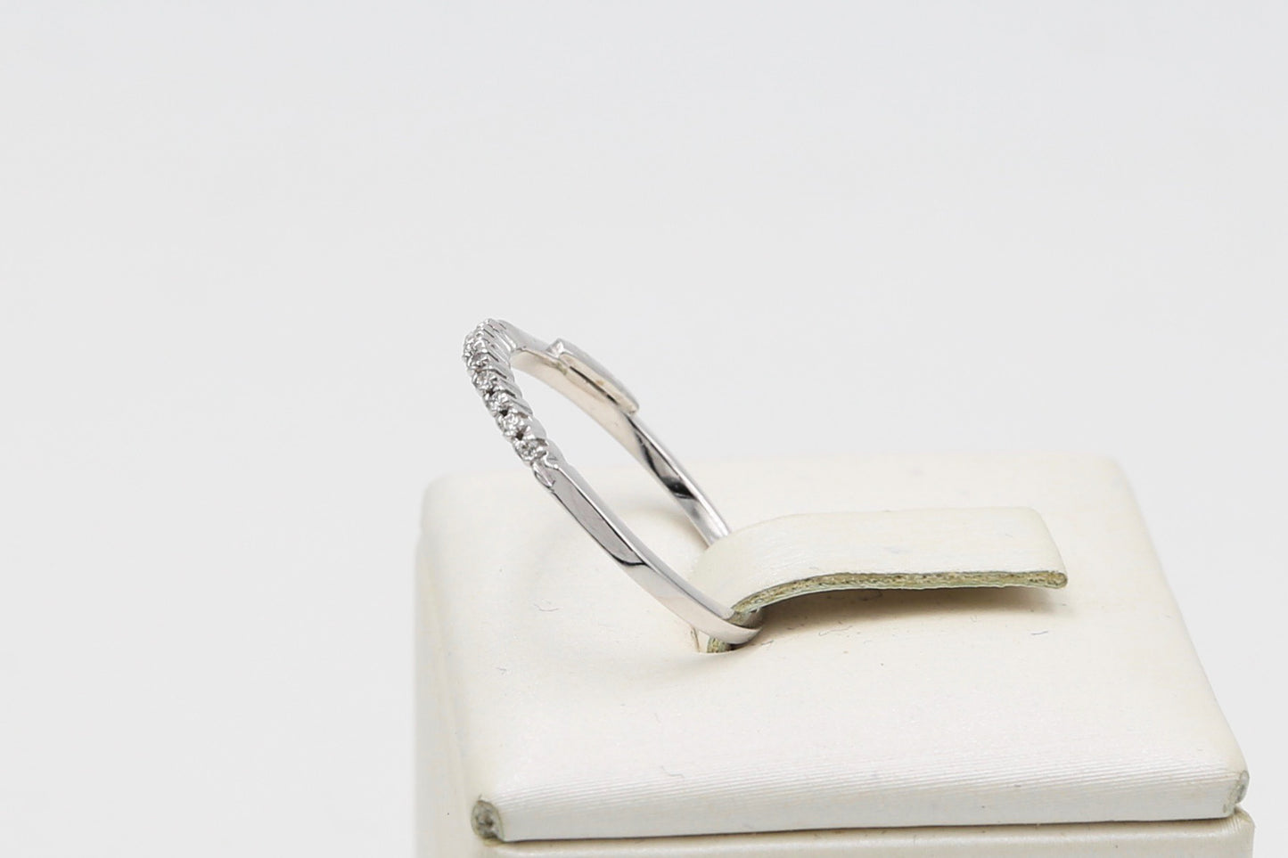 Anello rivier oro e diamanti firmato