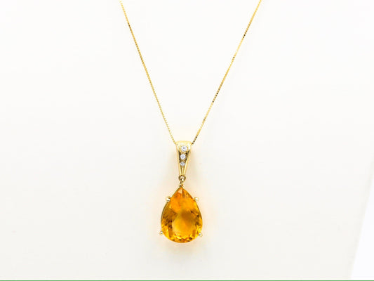 Collier pendentif en or jaune avec citrine et diamants
