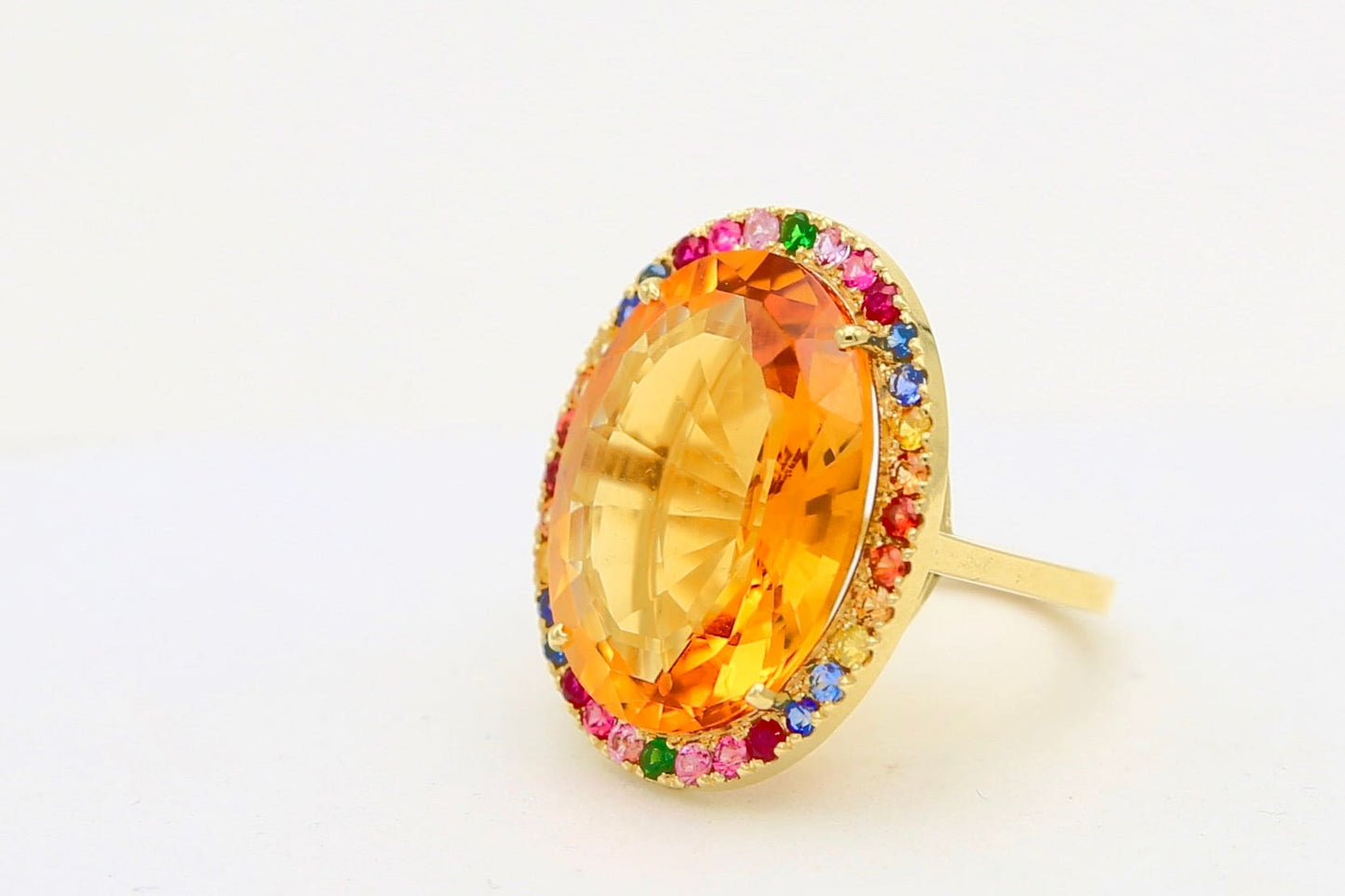 Anello con citrino e zaffiri multicolor