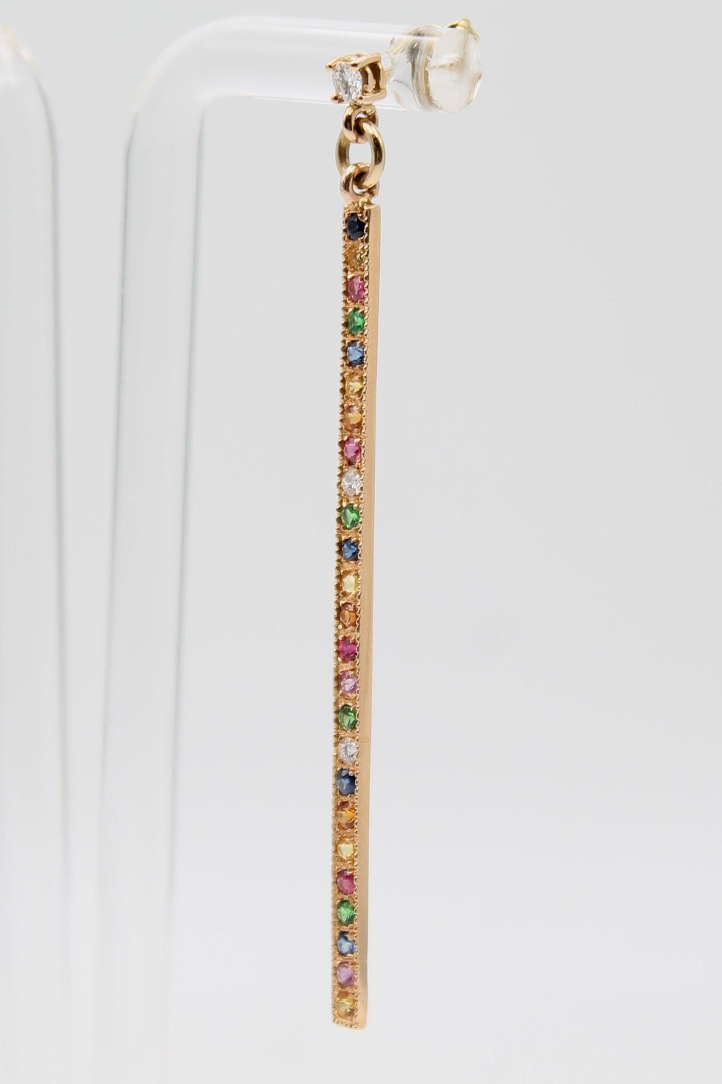 Orecchini oro linea diamanti e zaffiri multicolor