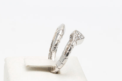 White gold ring with white and black diamonds