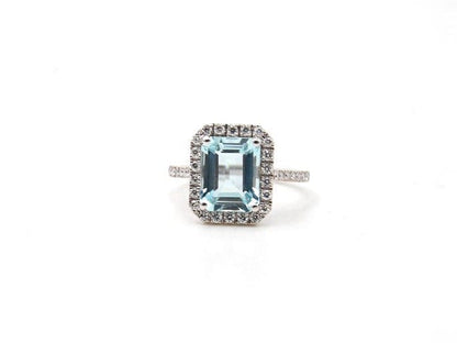 White gold ring with aquamarine and diamonds