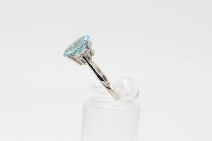 Gold ring with aquamarine and diamonds