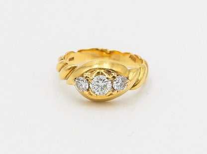 Yellow gold ring with diamonds