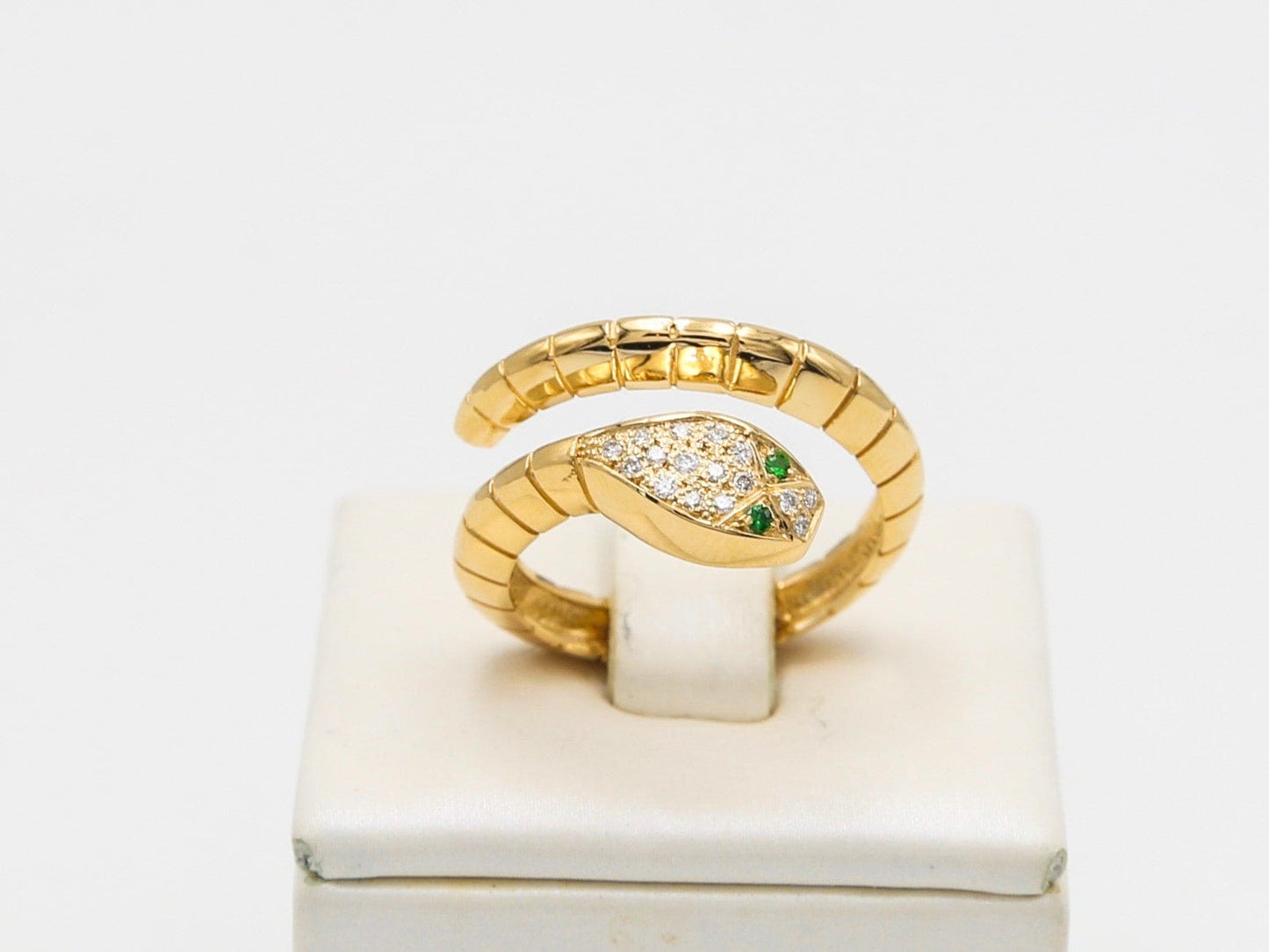 Anello oro diamanti e tsavorite