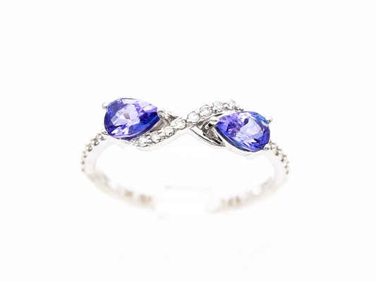 Anello in oro con tanzanite e diamanti