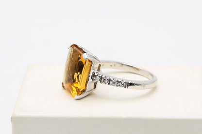 Anello oro diamanti e topazio