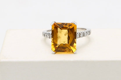 Anello oro diamanti e topazio