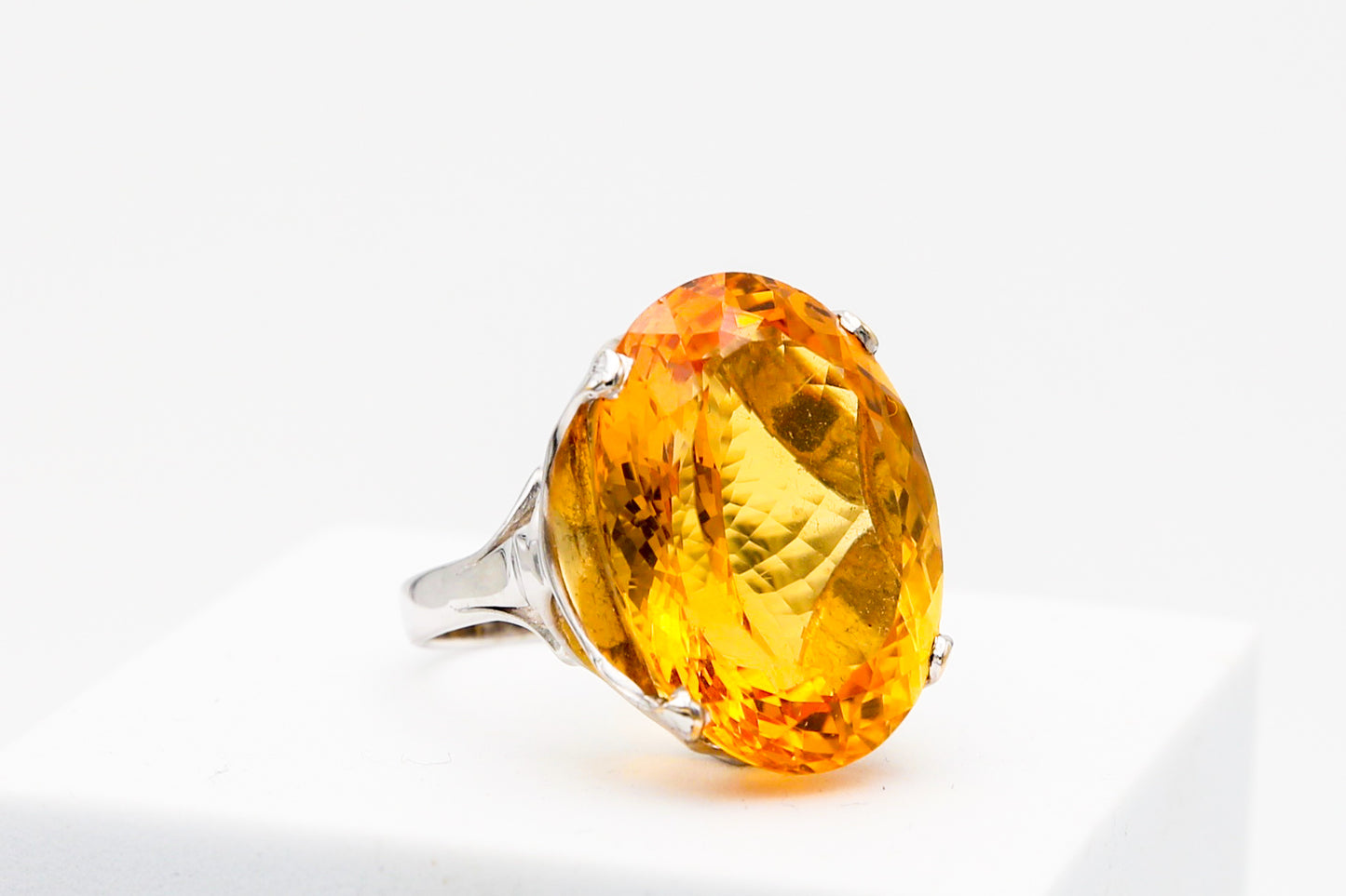 Anello oro e citrino