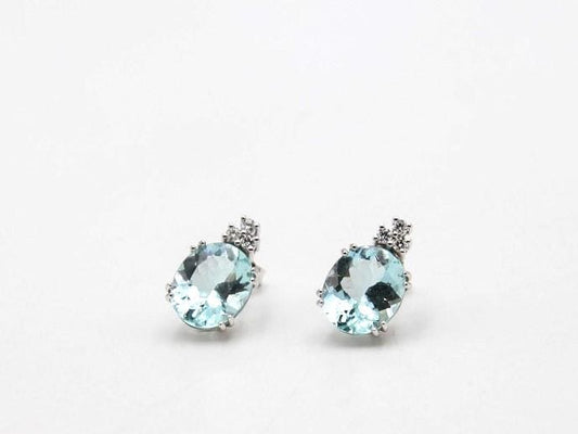 White gold earrings with aquamarine and diamonds